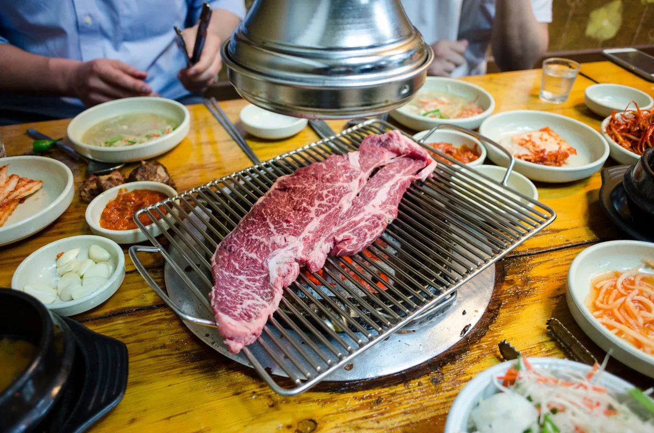 Understanding Korean BBQ etiquette