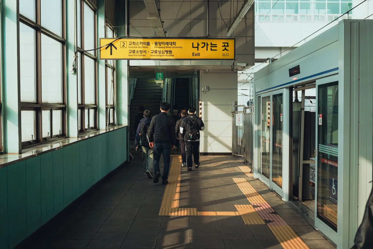 How to read Korean signs on public transport