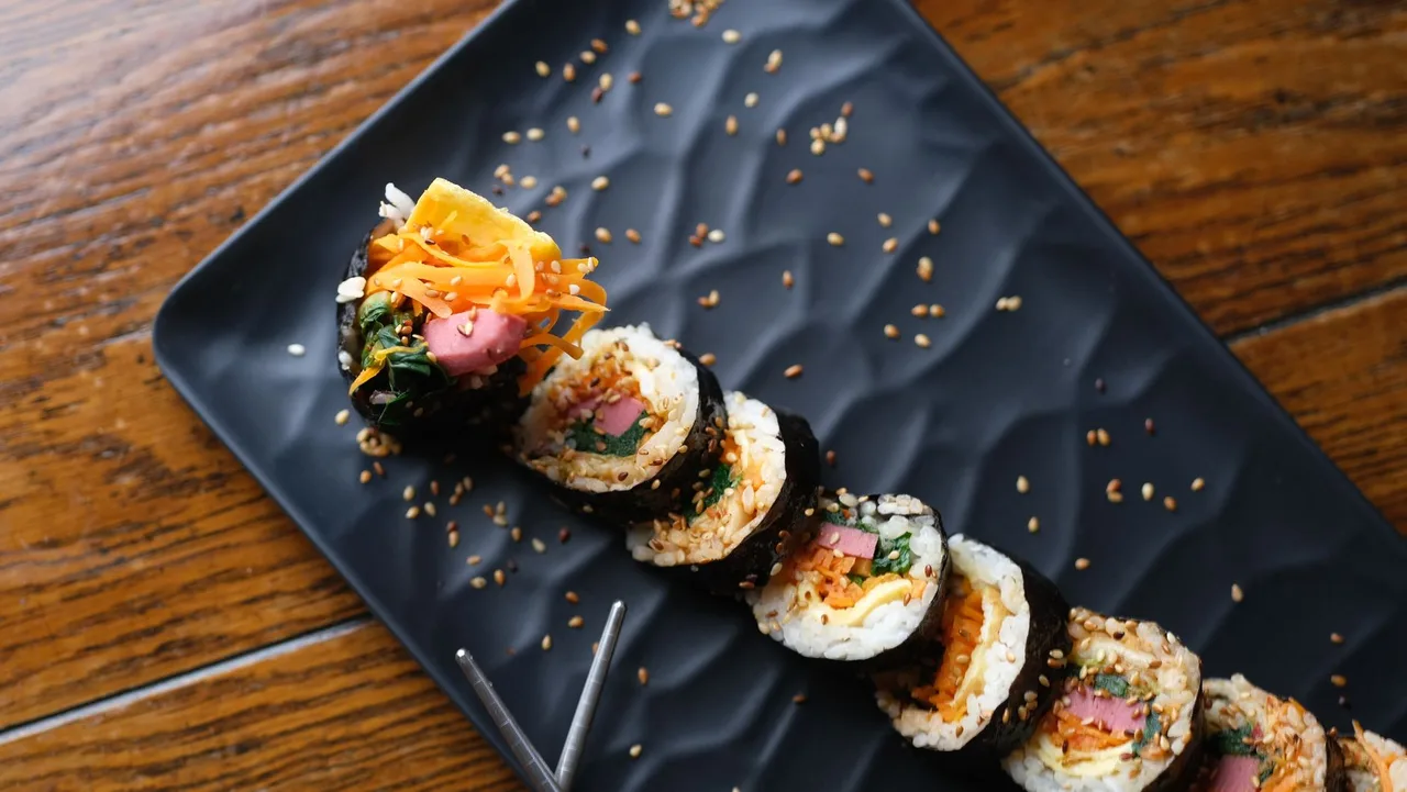 Kimbap: Korean seaweed rice rolls