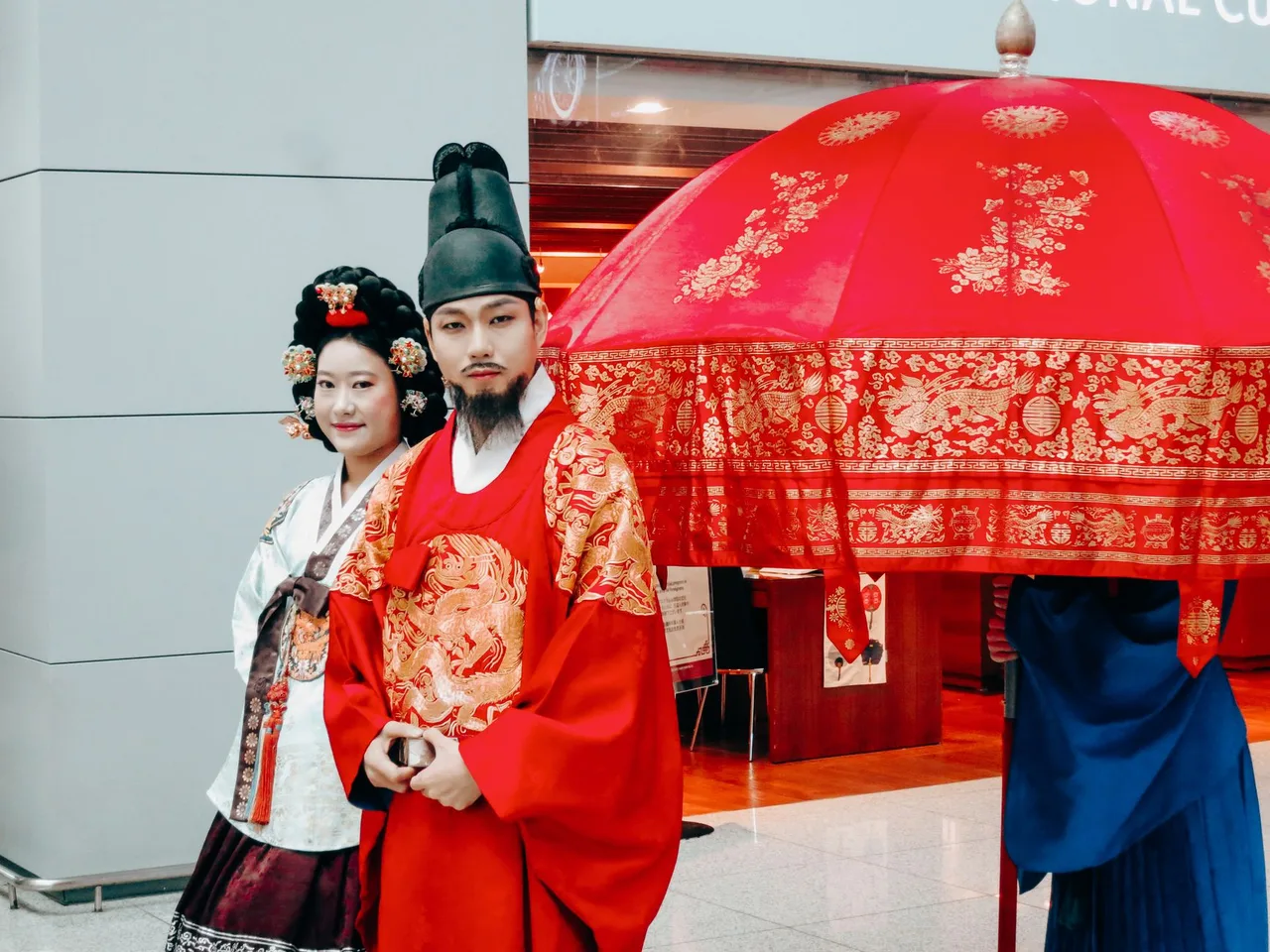 Korean etiquette: do's and don'ts for visitors