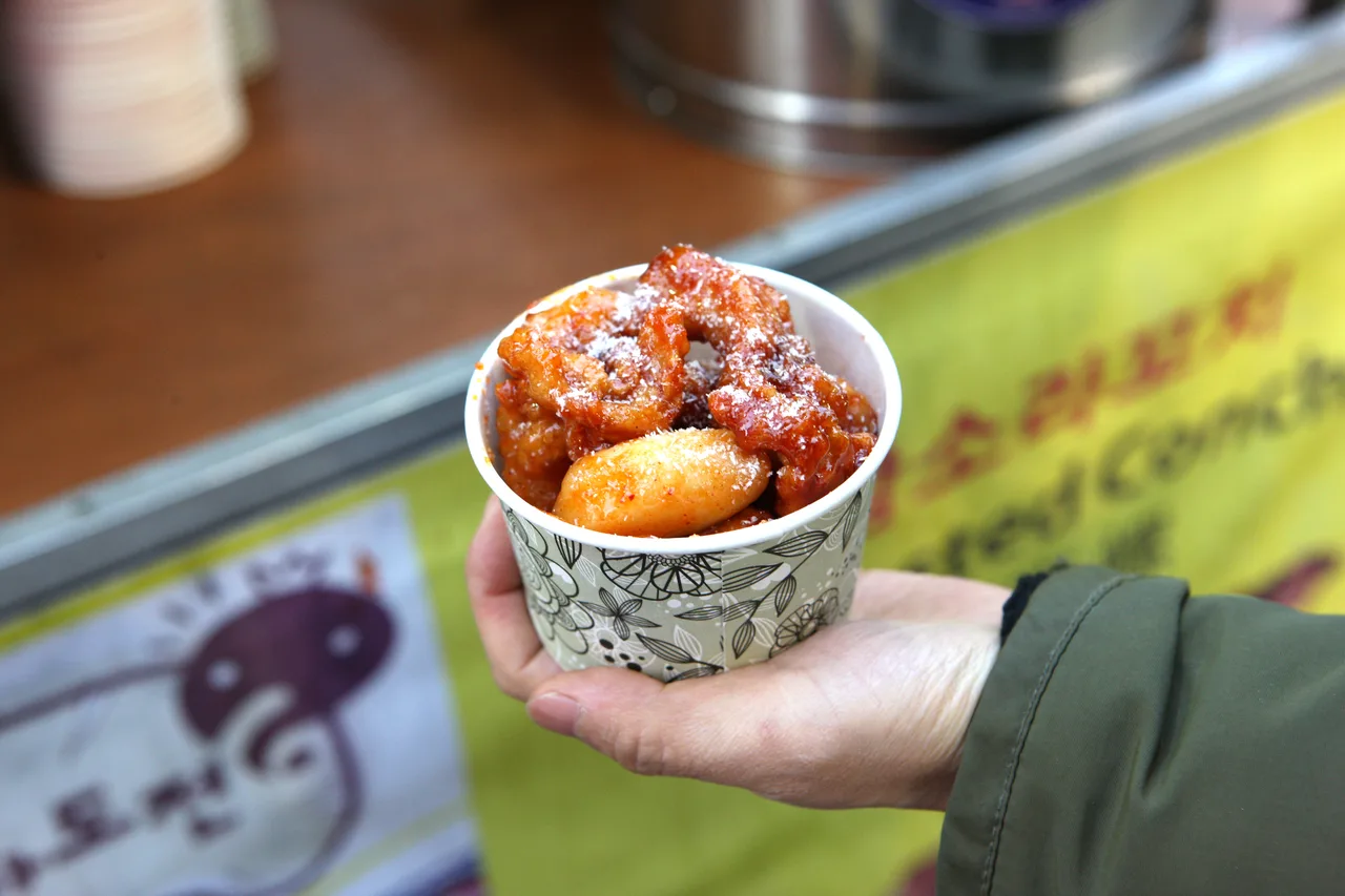 Dakgangjeong: sweet crispy fried chicken
