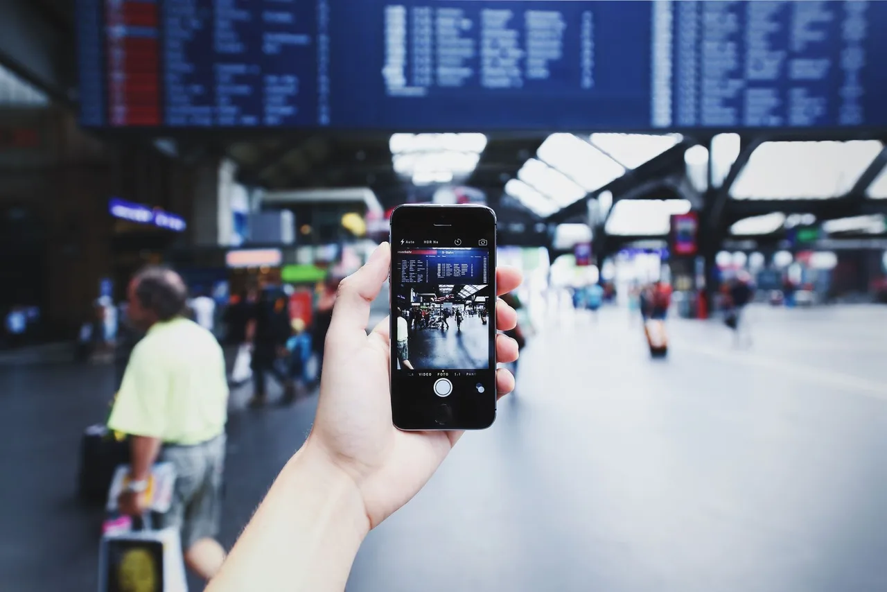 SIM vs eSIM in Korea: What travelers need