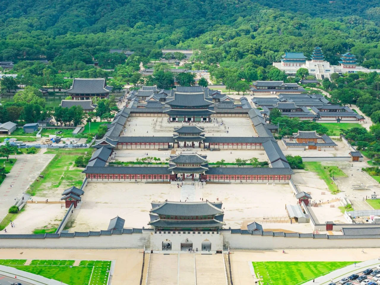 Must-visit attractions in Seoul